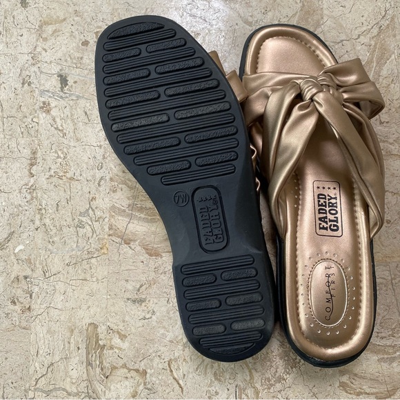 Faded Glory Comfort First Metallic Slip On Open Toe Low Heel Size 7 W - Picture 4 of 11